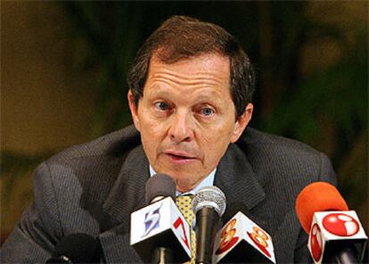 El director general de la IATA, Giovanni Basignani, durante una rueda de prensa en Singapur.