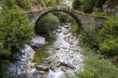 Old rock bridge in Isaba, Navarra.