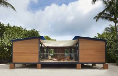 <em>La Maison au Bord de l’Eau</em> (casa junto al agua) diseñada por Charlotte Perriand nunca vio la luz hasta 2013, cuando Luois Vuitton la reprodujo con motivo del Miami Design Festival. |
