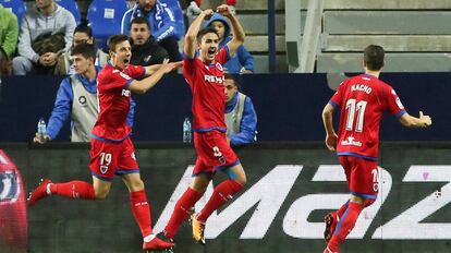 Elgezabal celebra su gol al M&aacute;laga.