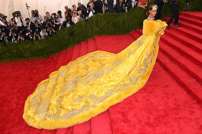 Rihanna y su vestido viral en 2015.