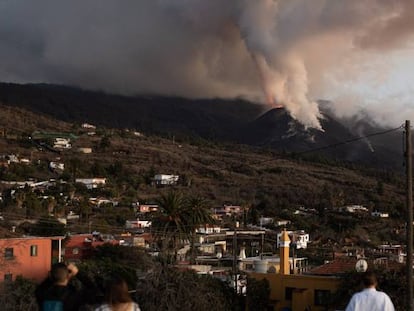 El Aeropuerto de La Palma está inoperativo por acumulación de cenizas