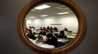 Estudiantes de informática en un aula de la Universidad Politécnica de Valencia.