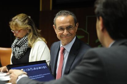 El consejero de Empleo, Ángel Toña, durante su comparecencia este lunes en el Parlamento vasco.