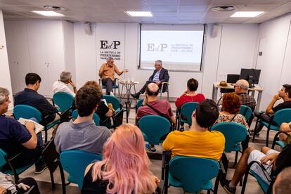 Mikel López Iturriaga conversa con Javier Moreno. 