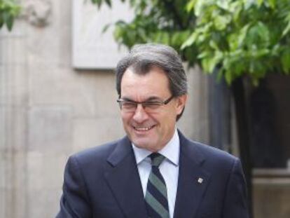 Artur Mas, ayer a su llegada a la reunión del Gobierno catalán.
