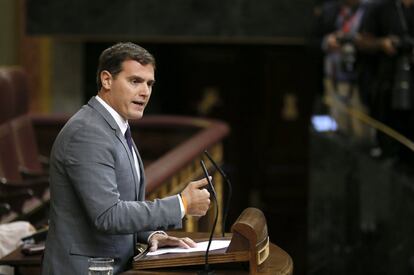 El líder de Ciudadanos, Albert Rivera, durante su intervención en la tercera sesión del debate de investidura, en el Congreso de los Diputados.