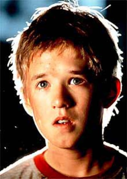 Haley Joel Osment (David), en una escena de la película <i>AI</i>.