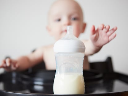 El principal reclamo de las leches de fórmula es que ayudan al desarrollo del cerebro del bebé.