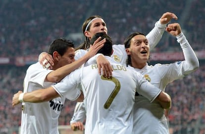 Los jugadores del Real Madrid celebran el 1 a 1