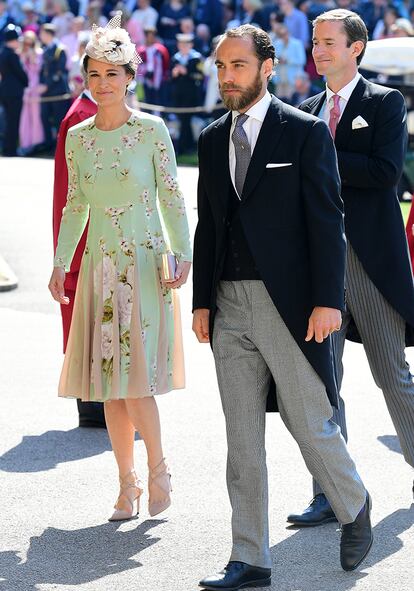 Pippa combinó su vestido con unos zapatos nude de Jimmy Choo.