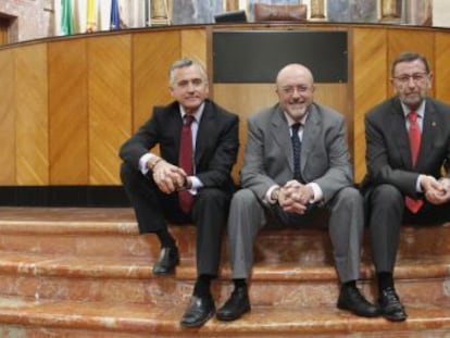 De izquierda a derecha, Paulino Plata, Jos&eacute; Caballos y Manuel Gracia.