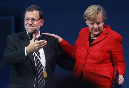 La canciller alemana, Angela Merkel, con Mariano Rajoy, en la clausura del Congreso del Partido Popular Europeo (PPE)