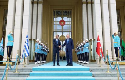 Mitsotakis y Erdogan, este lunes en Ankara.