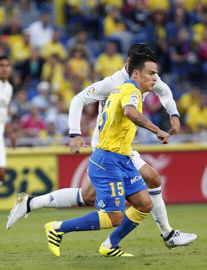 El centrocampista de la UD Las Palmas Roque Mesa durante el partido frente al Real Madrid.