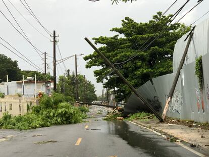 Vista de los destrozos causados por el paso del huracán Fiona en el barrio Colo en Carolina, municipio aledaño a San Juan.
