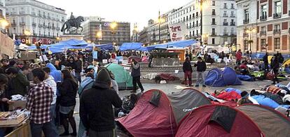 Miles de personas amanecen hoy en la madrileña Puerta del Sol