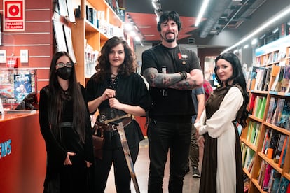 Jay Kristoff with fans during a book signing in Gigamesh Library, Barcelona, Spain