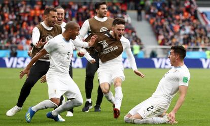 Gimenez marcou o gol da vitória na estreia uruguaia.