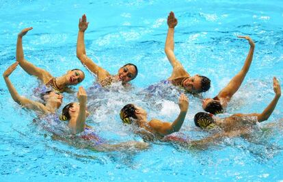 Over three million people watched Spain&rsquo;s synchronized swimming team perform in London.