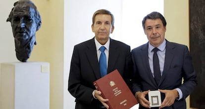 Ignacio Gonz&aacute;lez junto a Manuel Moix.