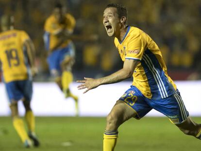 Dueñas festeja su último gol frente a Monterrey
