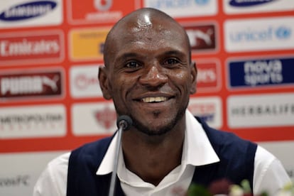 Eric Abidal, en la conferencia de prensa de su retirada.