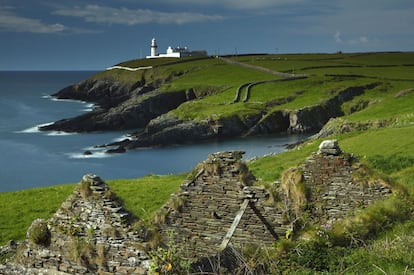 2015 será el año de esta ruta automovilística que a lo largo de 2.500 kilómetros recorre todos los rincones de la costa occidental de Irlanda, desde Donegal a Cork.