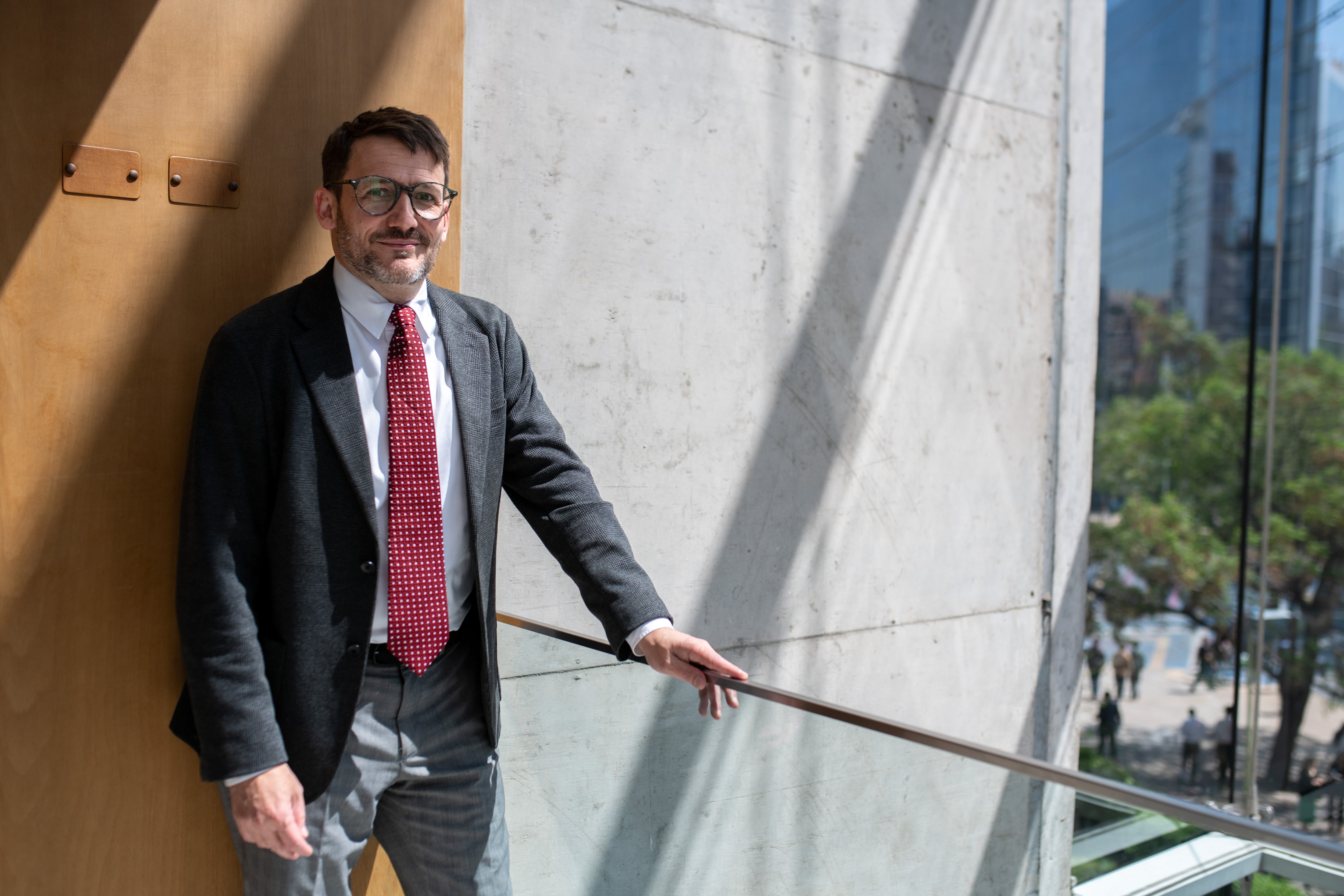 El ministro de Energía de Boric, bajo presión por un error en el cálculo de las cuentas de la luz en Chile