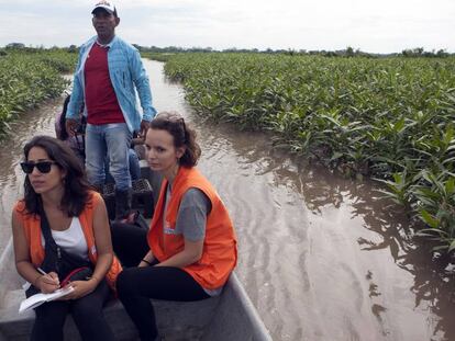 Las acompañantes internacionales viajan con los líderes sociales por las zonas más remotas del país.