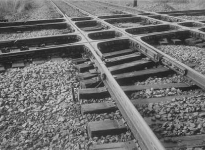 <i>Soo Line Railroad and Burlington Northern Railroad Platine, Diamond Savanna Carroll County Illinois</i>, 1989