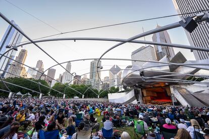 Vista del Pabellón de Conciertos Jay Pritzker, diseñado por Frank Gehry, dentro del Parque del milenio, el pasado lunes durante el concierto de Riccardo Muti y la Sinfónica de Chicago.