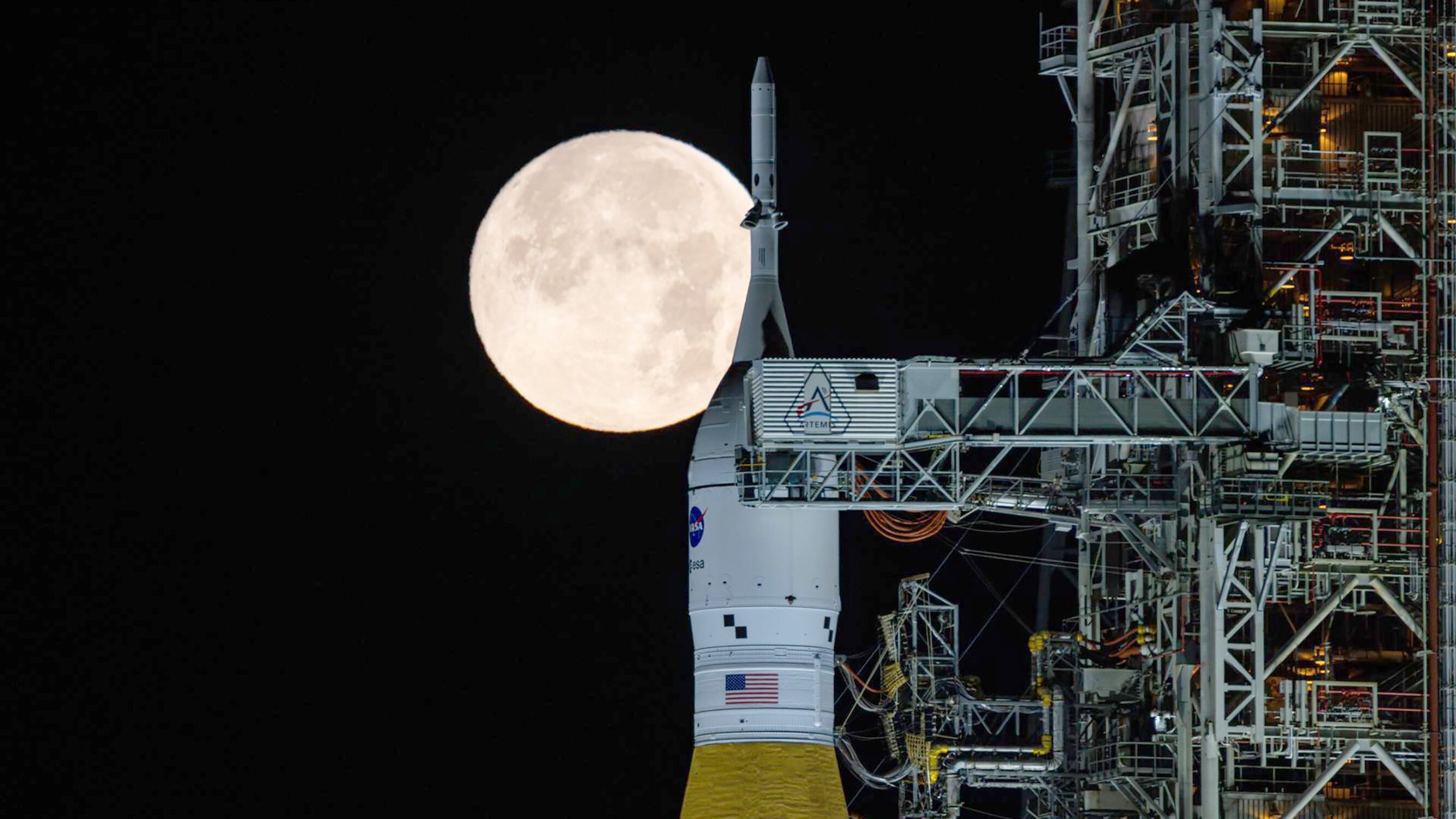 Hydrogen Leaks Halt Artemis II