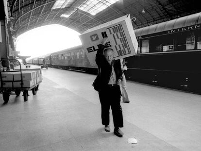 Estación de Atocha. Pasajero (Madrid, 1978).