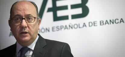 GRA131. MADRID, 14/04/2016.- El presidente de la patronal bancaria española (AEB), José María Roldán, durante la presentación de los resultados del sector en 2015, tras ganar 9.834 millones de euros en 2014, un 35% más, y expone los principales retos a los que se enfrentan las entidades. EFE/Luca Piergiovanni