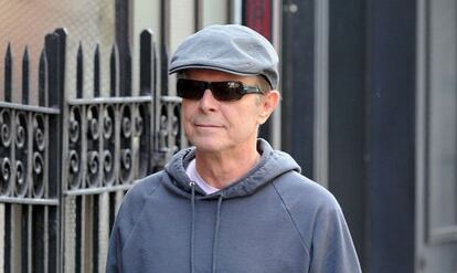 El cantante David Bowie en una calle de Manhattan, Nueva York.