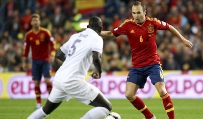 Partido ante Francia disputado en el estadio Vicente Calder&oacute;n.