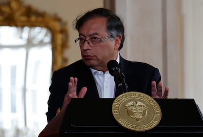 El presidente de Colombia, Gustavo Petro, participa en una rueda de prensa con su homólogo chileno, Gabriel Boric.