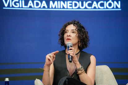 Claudia Restrepo, durante su intervención, este martes en Medellín.