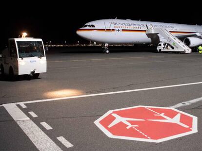 Un Airbus A340 del Gobierno alemán en el aeropuerto de Tegel, Berlín