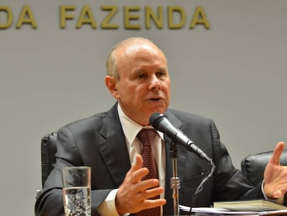 Ministro Guido Mantega, en entrevista colectiva en 2014.