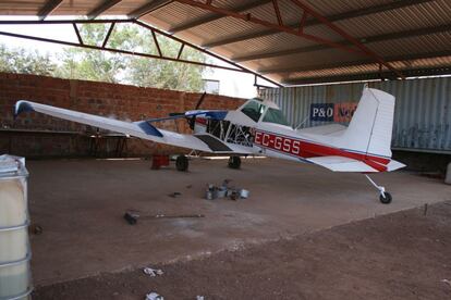 Avioneta de Agrogeba con la que echa herbicidas e insecticidas a los arrozales.