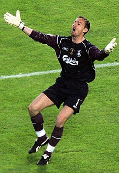 Dudek, celebrando el triunfo.