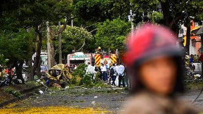 Zona del atentado, en inmediaciones de la Escuela Militar de Aviación Marco Fidel Suárez, en Cali (Colombia), el 21 de agosto de 2025.