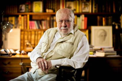 Jaime de Armiñán, cineasta. El realizador dirigió títulos emblemáticos de la historia del audiovisual español como ‘El nido’ y ‘El palomo cojo’ o la serie ‘Juncal’, además de escribir novelas y obras teatrales.