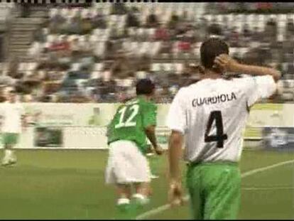 Guardiola salta de nuevo al campo en un partido benéfico en Málaga