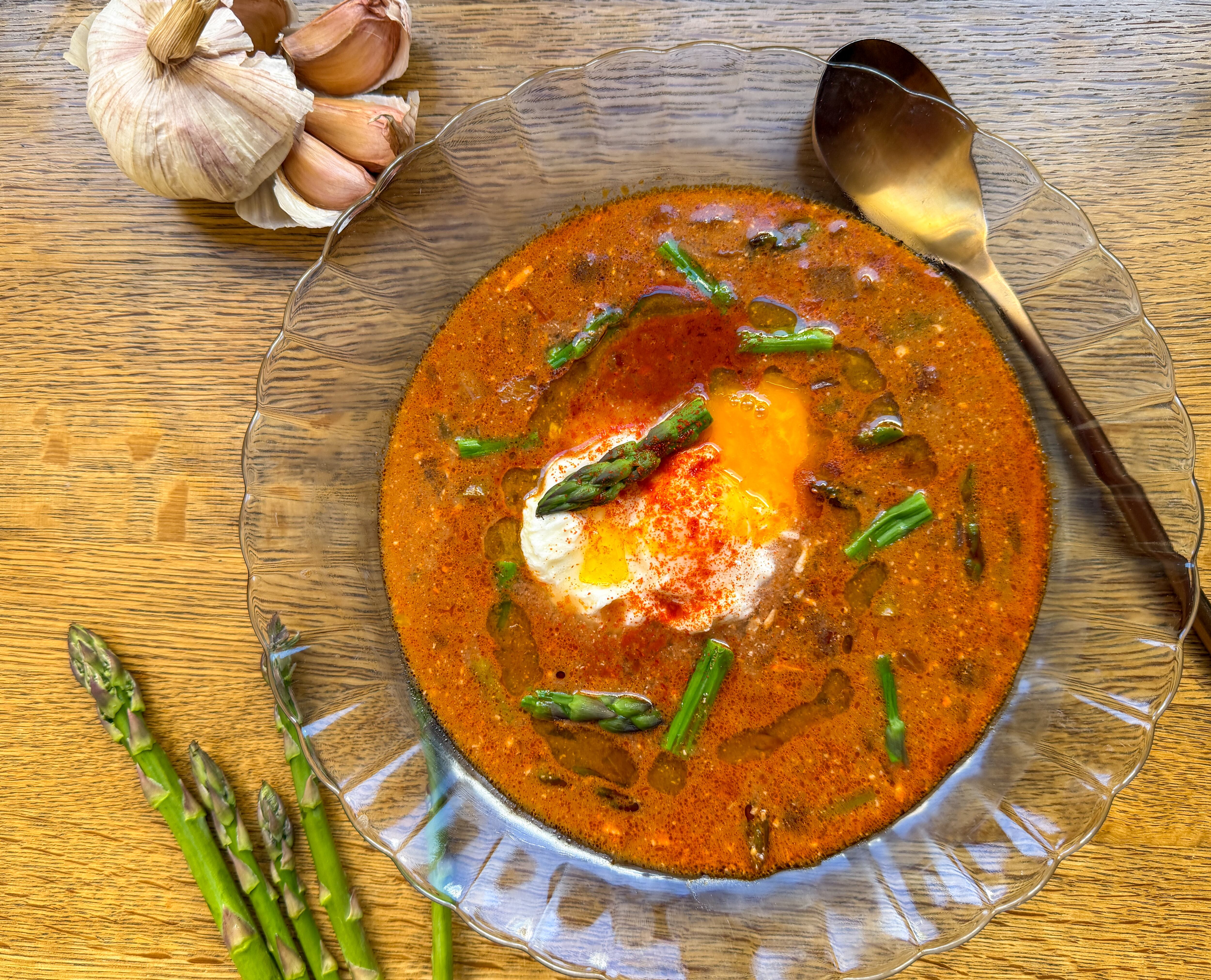 Sopa malagueña de espárragos verdes, una receta para los días frescos de primavera