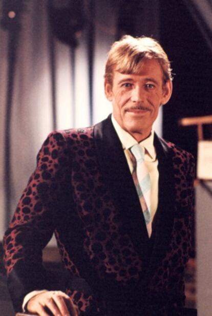 A Peter O'Toole también le queda de maravilla el batín. Así lo lleva en 'Mi año favorito' (1982).