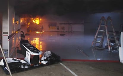 El incendio que se ha producido en el garaje de Williams.