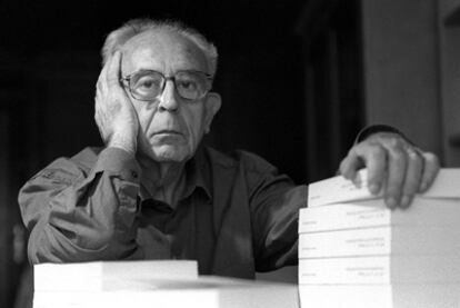 El profesor de filosofía Ramón Valls Plana, en 1996.